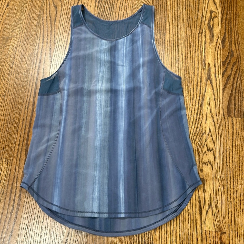 Lululemon top